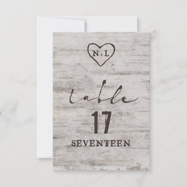 Carved Sweethearts Rustic Wedding Tischnummern (Vorderseite)