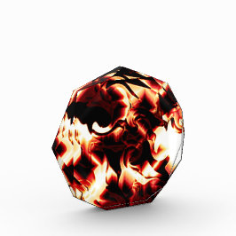 Carvingfeuer auf dunkelrotem Hintergrund Fotoblock