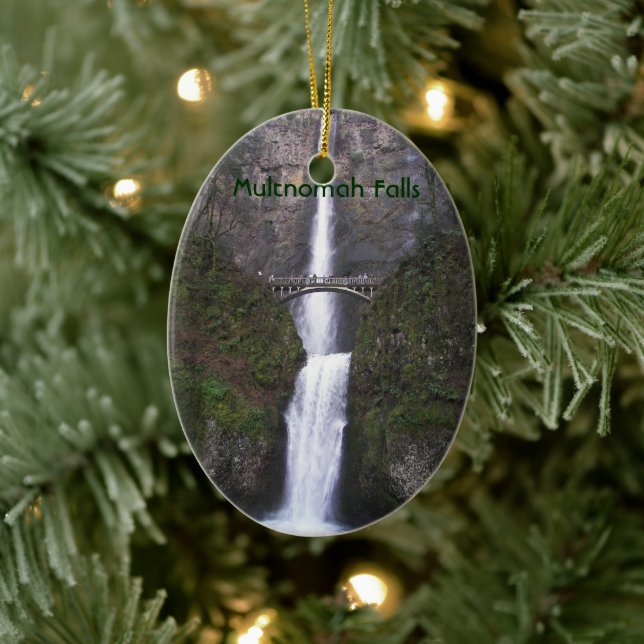 Cascading Multnomah Falls Holiday Keramik Ornament (Baum)