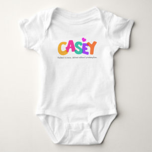 Casey Name bedeutet Girls Bubble Briefe Kleidung Baby Strampler