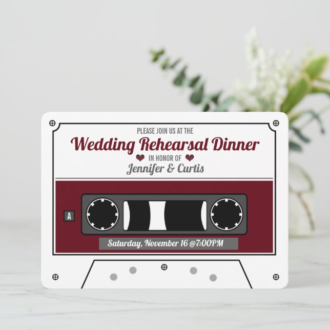 Cassette Tape Wine Red Wedding Probe Dinner Einladung (Stehend Vorderseite)