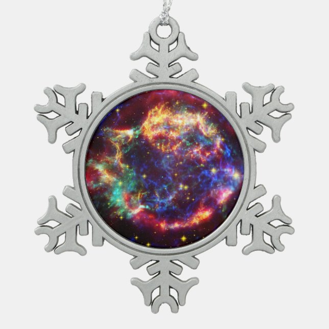 Cassiopeia Galaxy Supernova Rest Schneeflocken Zinn-Ornament (Vorderseite)