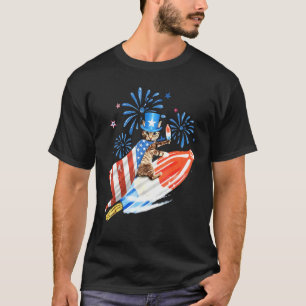 Cat 4. Juli Rakete mit Feuerwerken Usa Patrioti T-Shirt