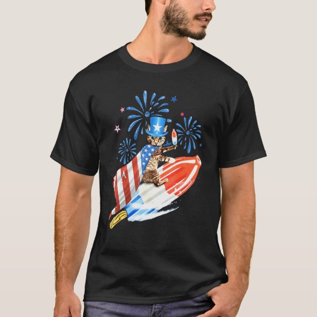 Cat 4. Juli Rakete mit Feuerwerken Usa Patrioti T-Shirt (Vorderseite)