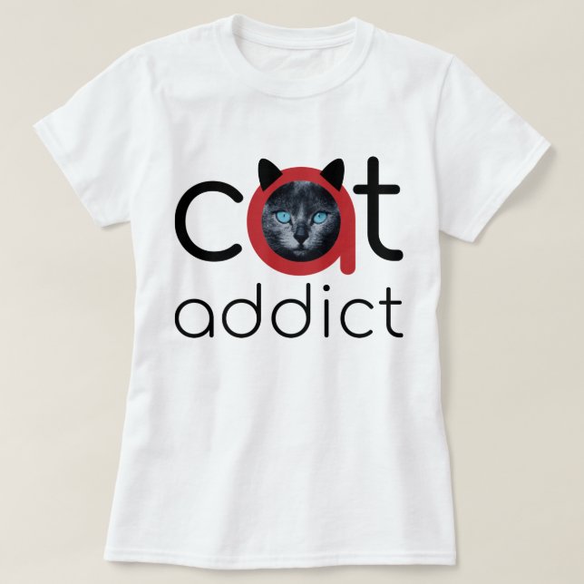 Cat Addict Black Red Blue Eyes Design T-Shirt (Design vorne)