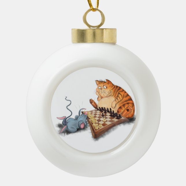 Cat and Mouse Playing Schach Weihnachtsschmuck Keramik Kugel-Ornament (Vorderseite)