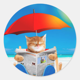 Cat at the Beach Reads Newspapier Runder Aufkleber
