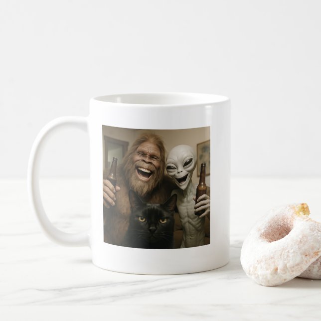 Cat Bigfoot Alien Selfie BESTE FREUNDIN Funny Foto Kaffeetasse (Mit Donut)