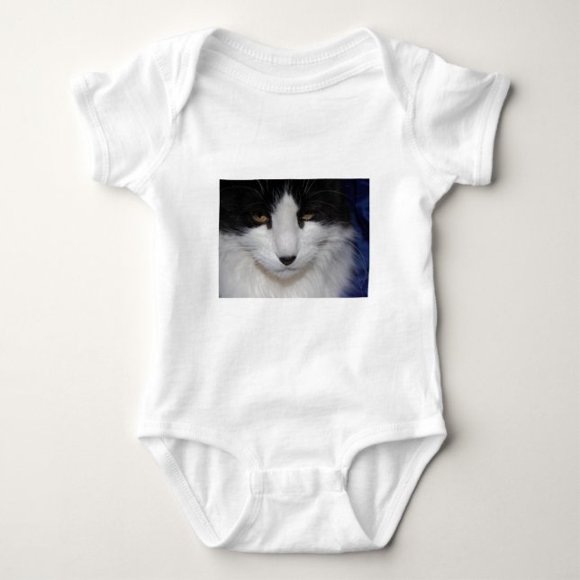 Cat Dark Eyes Baby Strampler (Vorderseite)