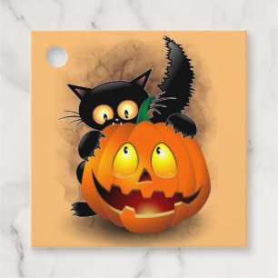 Cat Fun Halloween Charakter beißt einen Kürbis Geschenkanhänger