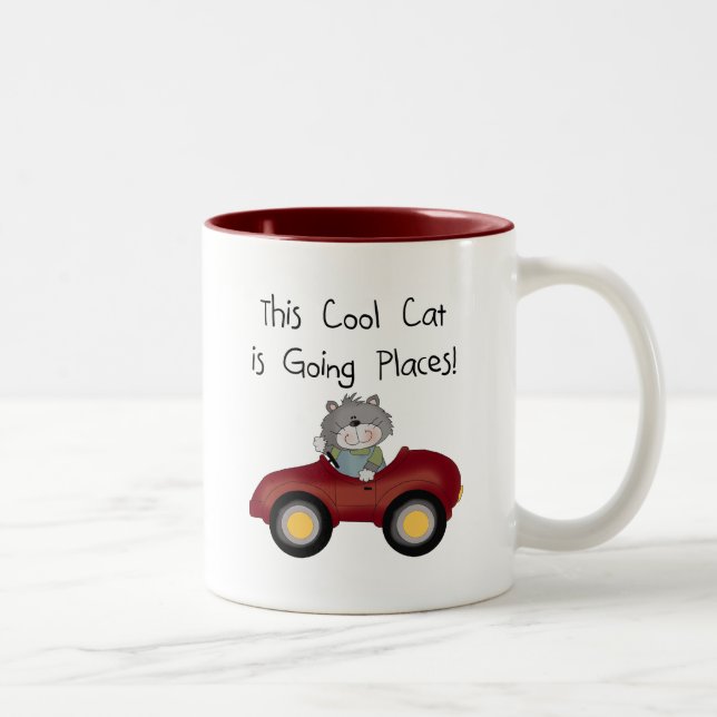 Cat Going Places Red Car Hemden und Geschenke Zweifarbige Tasse (Rechts)
