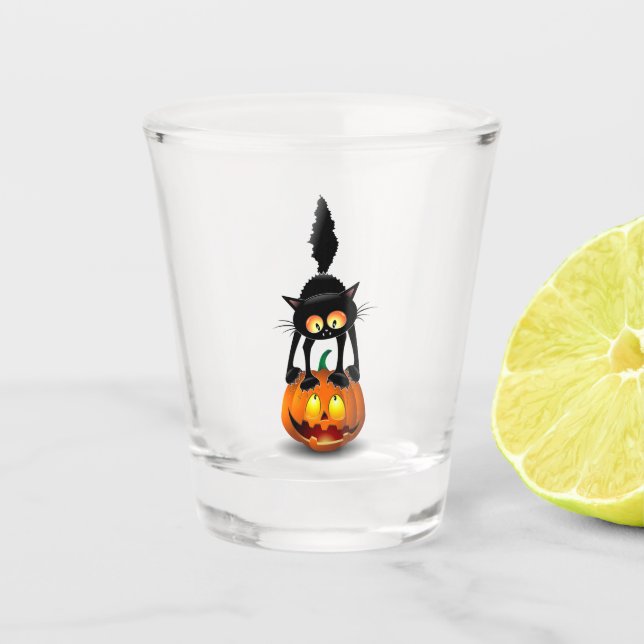 Cat Halloween erschreckter Cartoon auf Kürbiskröte Schnapsglas (Vorderseite)