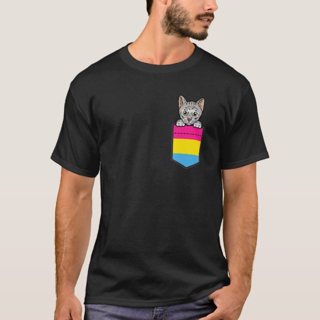 Cat In Pocket Pansexual Pride LGBT-Q Flag Funny Ki T-Shirt (Vorderseite)
