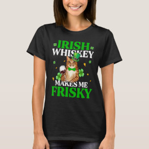 Cat Irish Whiskey macht mich Frisky St Patrick's D T-Shirt