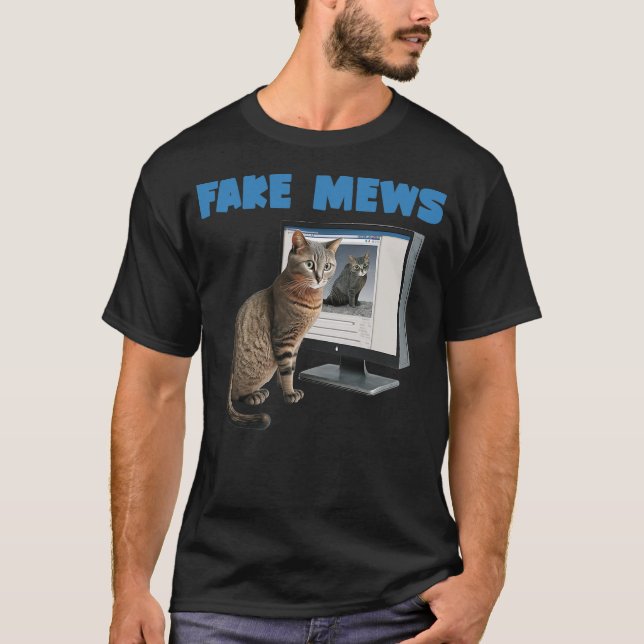 Cat looks disbelieving at catbook fake mews funny  T-Shirt (Vorderseite)