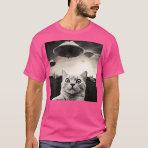 Cat Meme Alien Invasion Kitty Vintag Flying Sauce T-Shirt