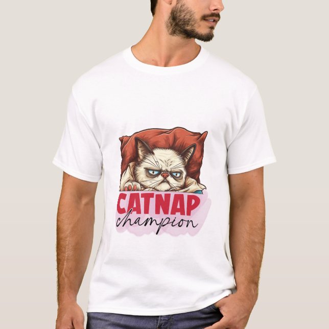 Cat Nap Champion 😴🐱 Funny Sleepy Cat Illustratio T-Shirt (Vorderseite)