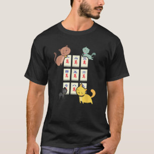 Cat Playing Mahjong lustige Spieler mit Briefen T-Shirt
