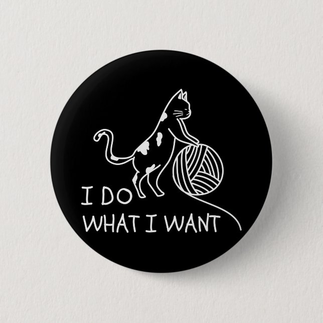 Cat Playing Yarn Button (Vorderseite)