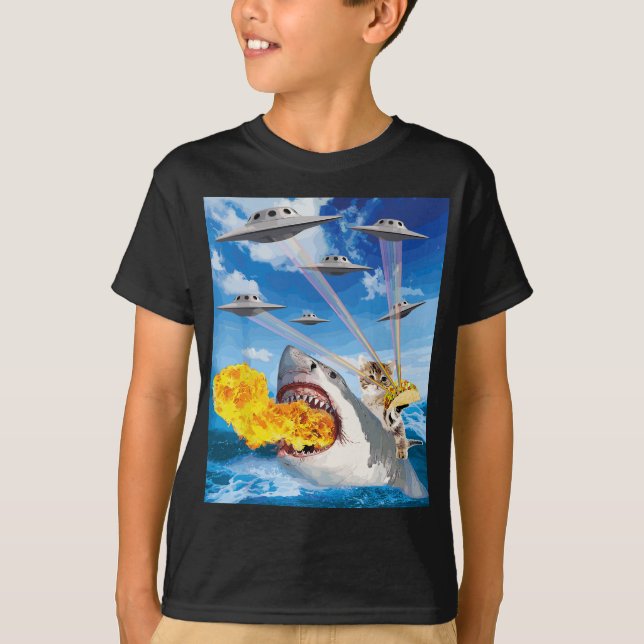 Cat Riding Fire Breathing Shark Rainbow Laser Taco T-Shirt (Vorderseite)