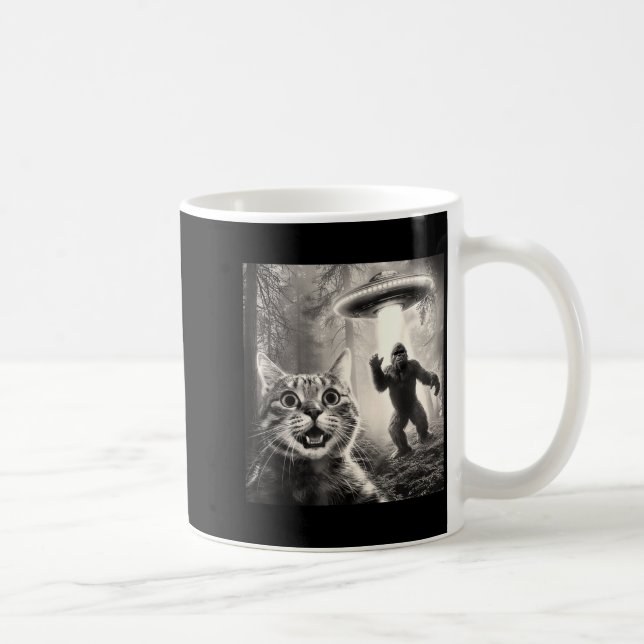 Cat Selfie Forest Trees Alien Ufo Bigfoot Humor Sa Kaffeetasse (Rechts)