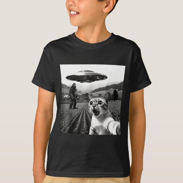 Cat Selfie With Alien Ufo Funny Cat Alien Bigfoot  T-Shirt (Vorderseite)