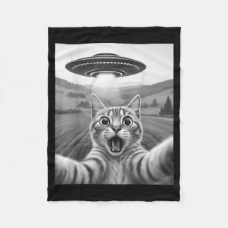 Cat Selfie With Alien Ufo Funny Cat Gifts For Men  Fleecedecke