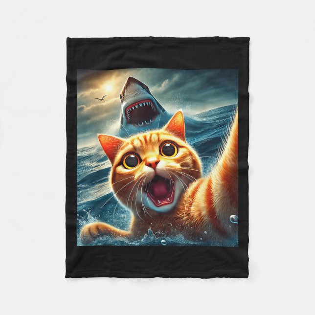 Cat Selfie With Shark Funny  Fleecedecke (Vorderseite)