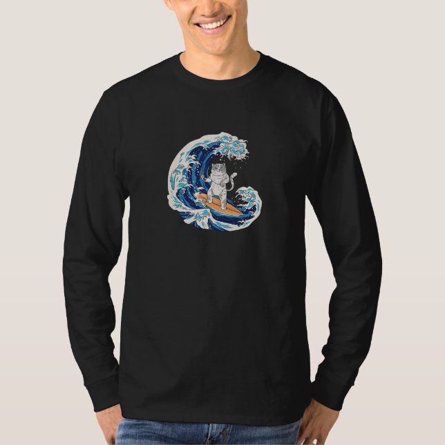 Cat surfing a Wave eating Sushi in Japanese Style  T-Shirt (Vorderseite)