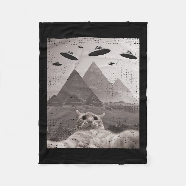 Cat Ufo Meme - Funny Cat Selfie with Ufos Fleecedecke (Vorderseite)
