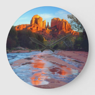 Cathedral Rock reflecting in Oak Creek at Sunset Große Wanduhr