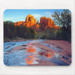 Cathedral Rock spiegelt sich bei Sonnenuntergang i Mousepad