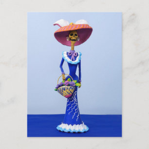 Catrina in einem blauen Kleid und Pink Hat Postkar Postkarte