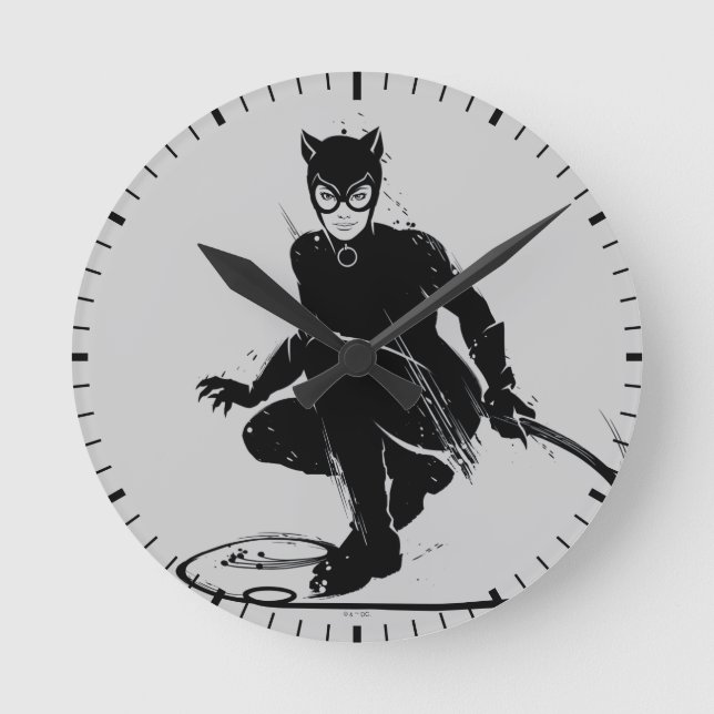 Catwoman Ink Brush Pose Runde Wanduhr (Vorderseite)