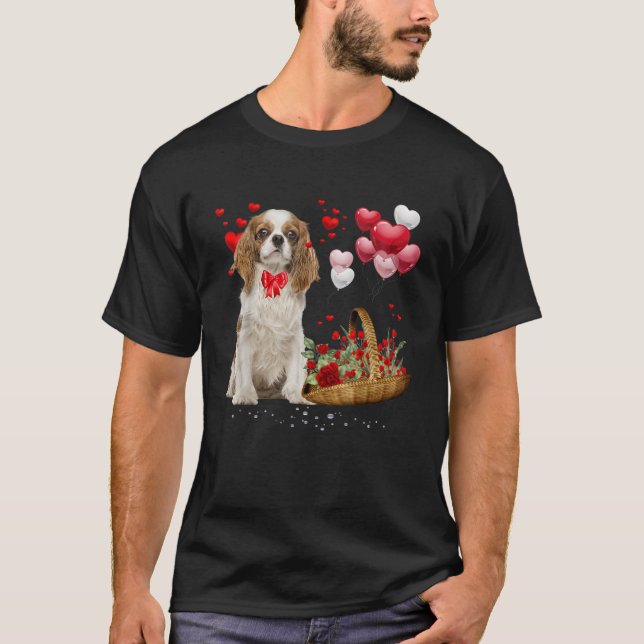 Cavalier King Charles Spaniel Red Heart Valentine T-Shirt (Vorderseite)