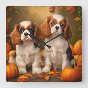 Cavalier King Charles Spaniel Welpe Herbst Kürbis Quadratische Wanduhr