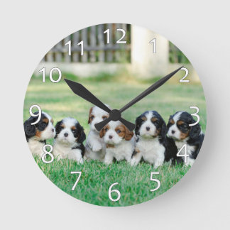 Cavalier King Charles Spaniel Welpen Runde Wanduhr