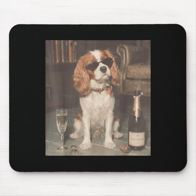 Cavalier King Charles trinkt Champagner Lustig Mousepad (Vorne)
