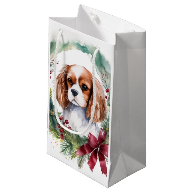 Cavalier King Christmas Wreath Festivals Kleine Geschenktüte (Vorderseite Schrägansicht)
