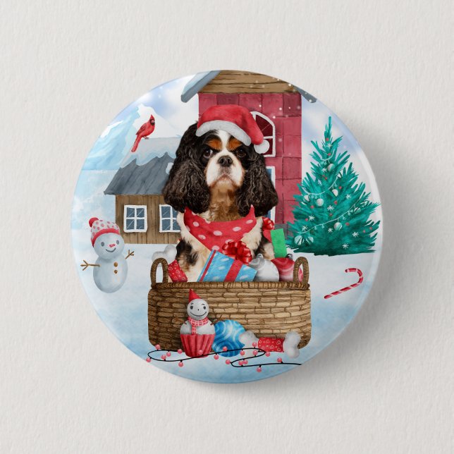 Cavalier King Dog im Schnee Weihnachtshundehaus Button (Vorderseite)