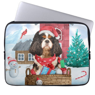 Cavalier King Dog im Schnee Weihnachtshundehaus Laptopschutzhülle