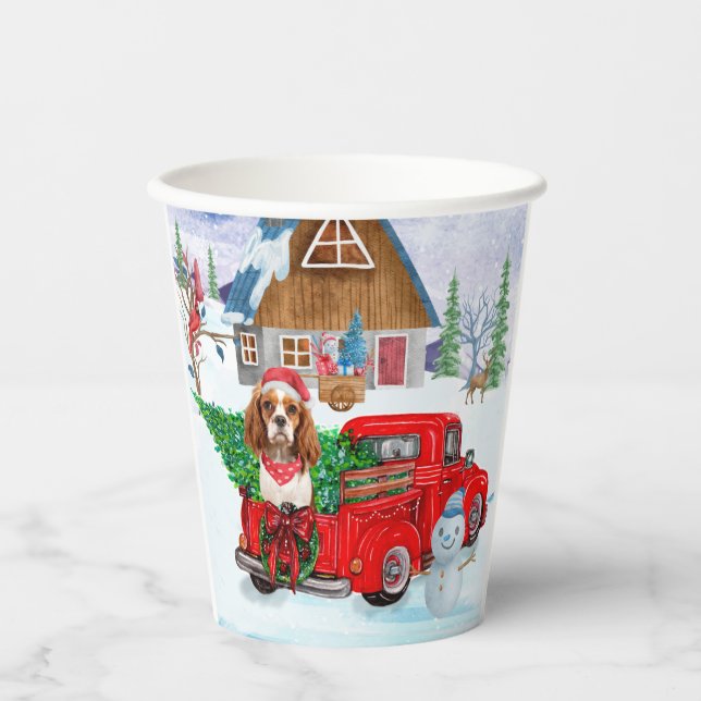Cavalier King Dog in Christmas Delivery Truck Schn Pappbecher (Vorderseite)