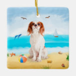 Cavalier King Dog on Beach Keramikornament<br><div class="desc">Ein niedlicher Hund am Strand ist eine Geschenkidee für jemanden,  der diese Hundezucht Liebe.</div>