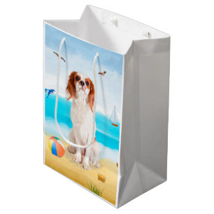 Cavalier King Dog on Beach Mittlere Geschenktüte