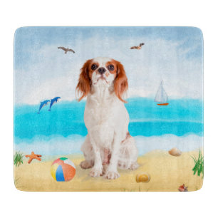 Cavalier King Hund am Strand Schneidebrett