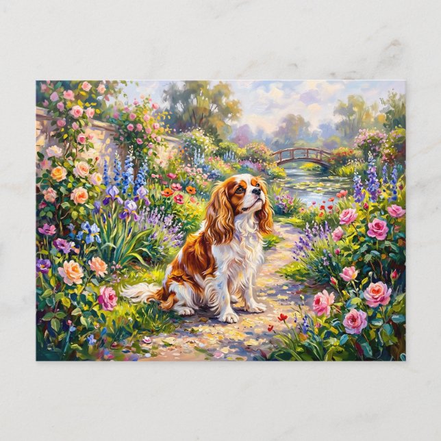 Cavalier Spaniel im Sommergarten am Teich Postkarte (Vorderseite)
