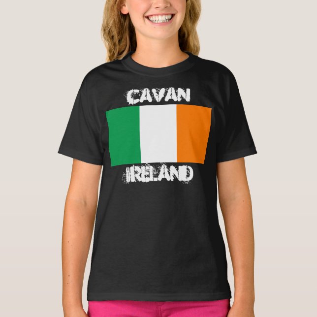 Cavan, Irland mit irischer Flagge T-Shirt (Vorderseite)