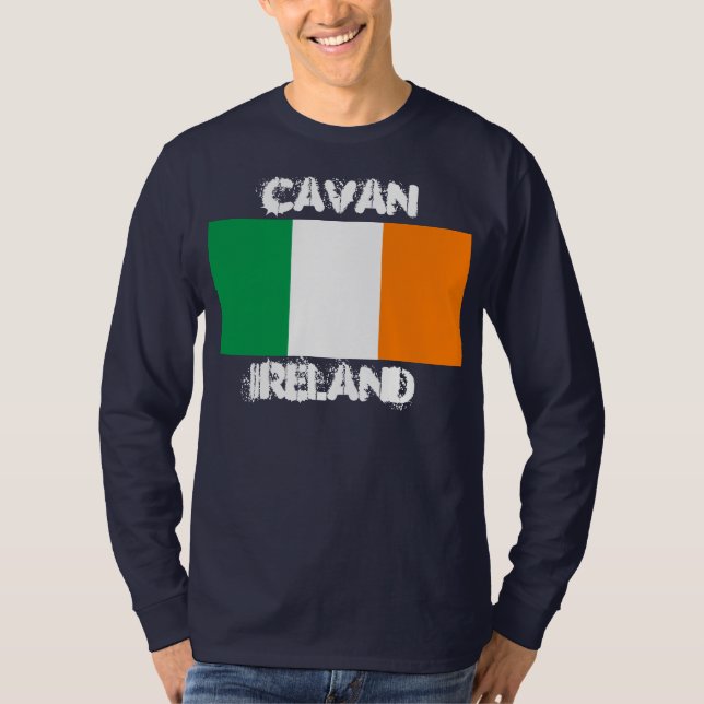 Cavan, Irland mit irischer Flagge T-Shirt (Vorderseite)