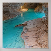 Cavern Lake Abstrakt - Wasser und Felsentexturen