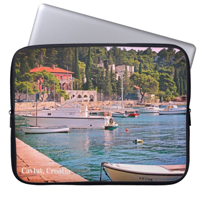 Cavtat, Kroatien Sicht auf das Wasser Laptopschutzhülle (Vorderseite)